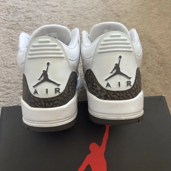 Size 12- Jordan 3 retro Mocha 2018 White and Brown Men's Shoes - Picture 4 of 6